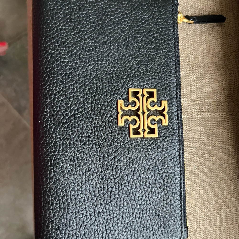 Tory Burch wallet